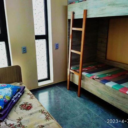Tastaq Hostel Almaty Extérieur photo